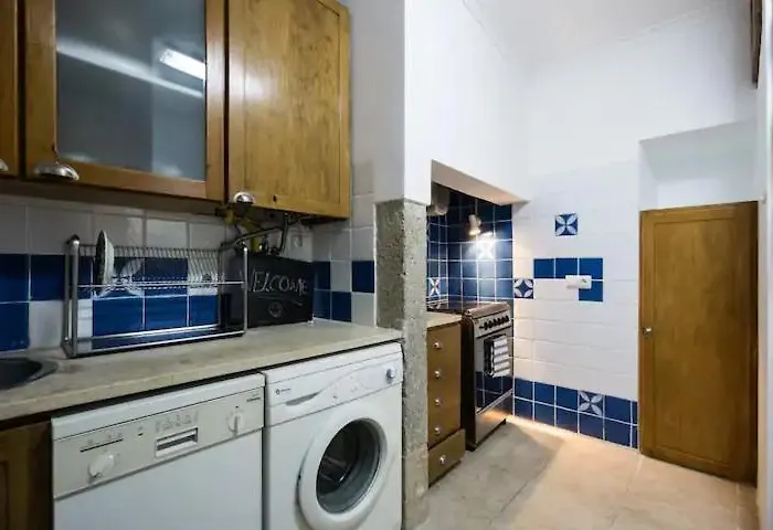 Necessidades Artists