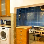 Necessidades Artists Apartman *