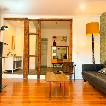 Necessidades Artists Apartman *